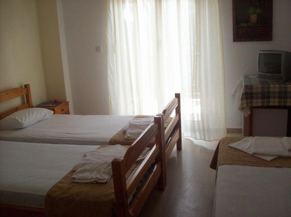 Aquarius Hotel Fourka Chambre photo