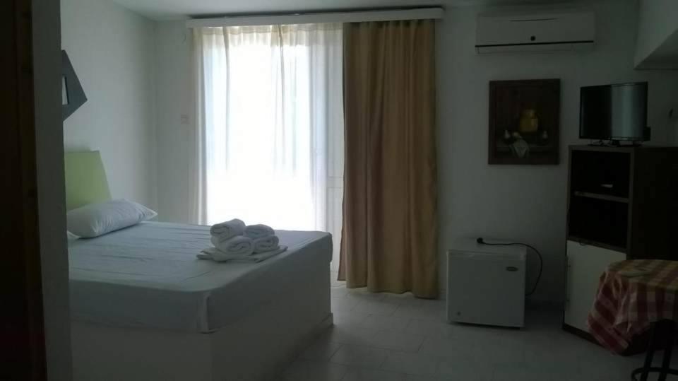 Aquarius Hotel Fourka Extérieur photo
