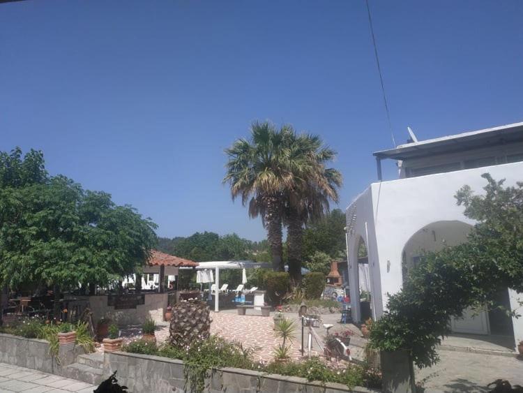 Aquarius Hotel Fourka Extérieur photo